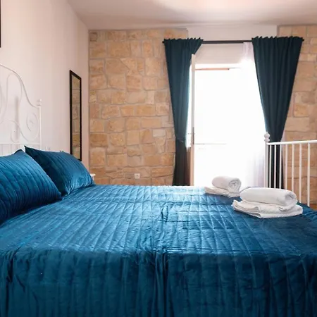 Elena Apartment *