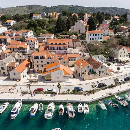 Elena Rogoznica (Sibenik-Knin)