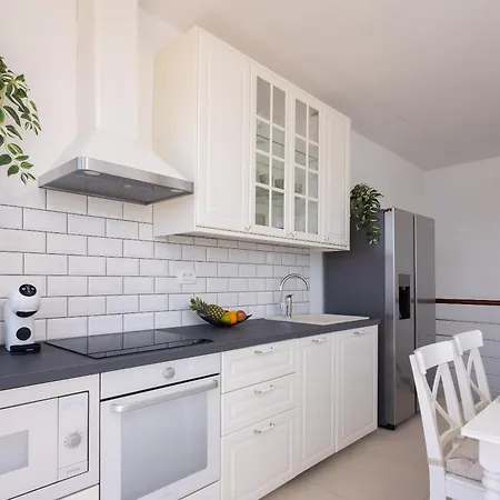 Apartment Elena *
