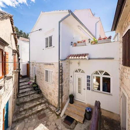Elena * Rogoznica (Sibenik-Knin)