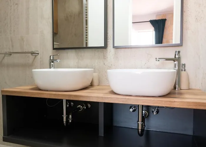 Elena Rogoznica (Sibenik-Knin)